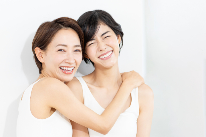 それぞれに合った方法で失った歯を治療した女性達