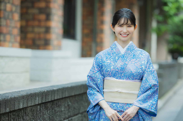 インビザライン治療で美しい歯ならびになった着物の似合う笑顔の女性