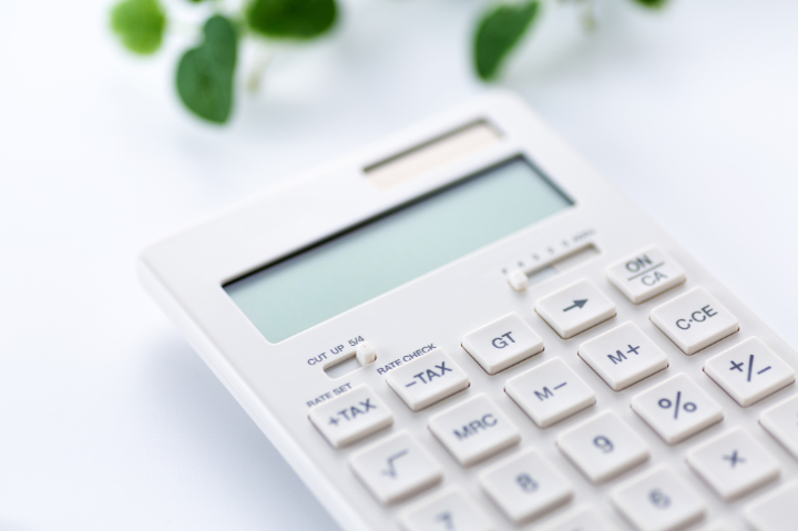 インビザラインで前歯だけをきれいにする場合の費用のイメージ