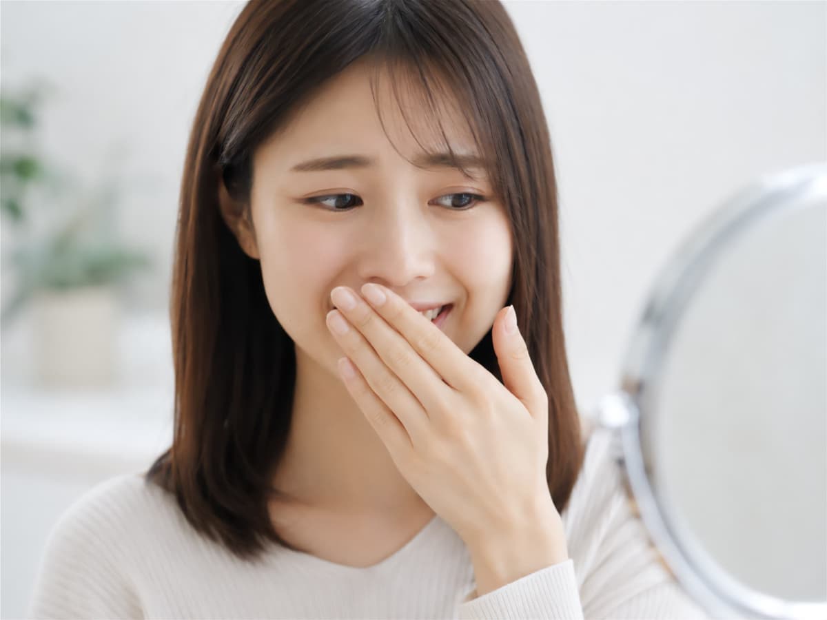受け口がコンプレックスになっている女性